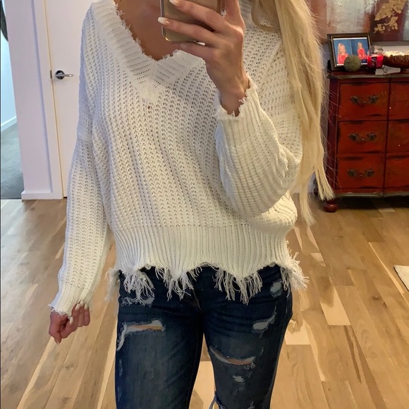 1️⃣ LEFT!! Cream Distressed V-Neck Sweater - Picture 6 of 7